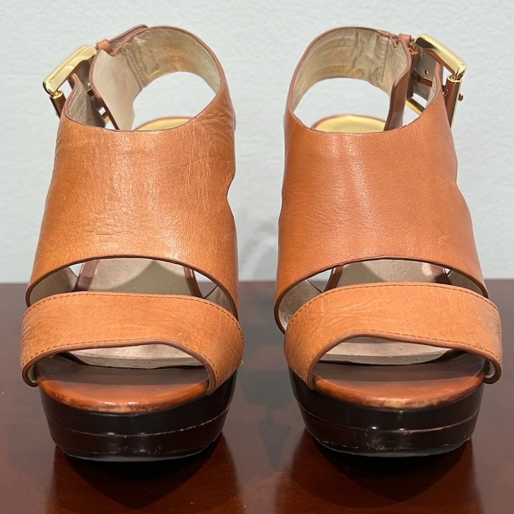 Michael Kors Carla Platform Luggage color Leather Size 7M
